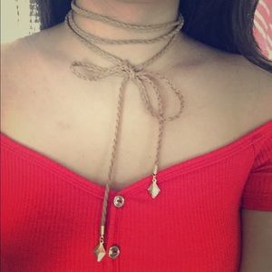 Wrap around choker
